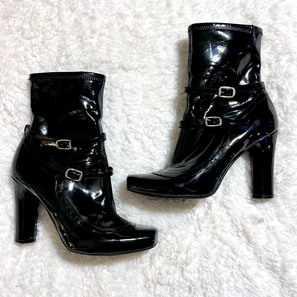 BCBGENERATION Black Patent Leather Size 7 Side Zip Square Toe Dress Ankle Boot
